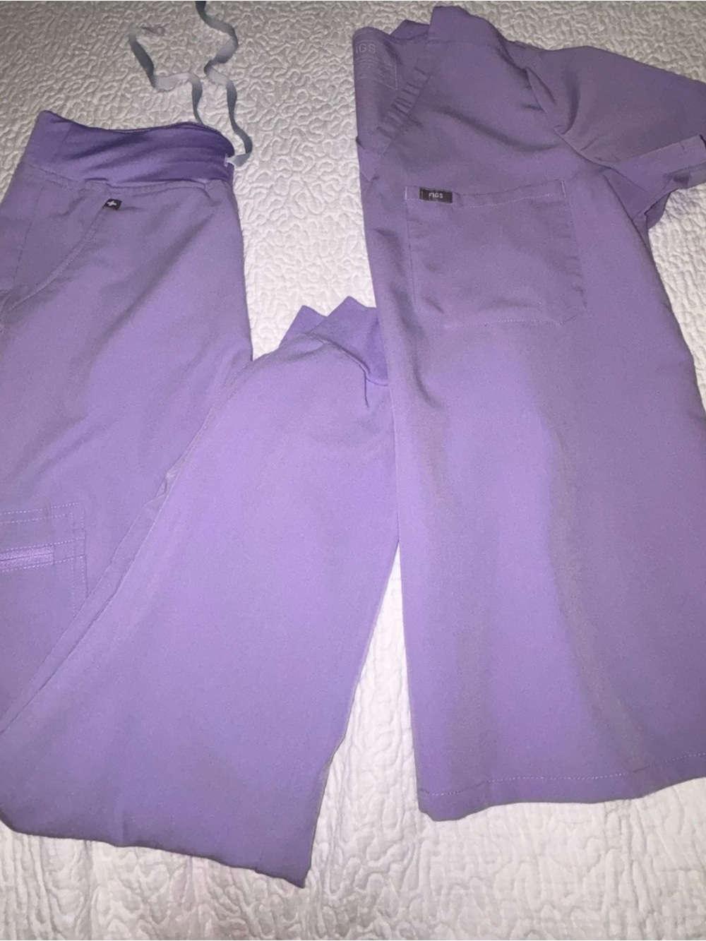 FIGS - Women’s Purple Haze Scrub Jogger set.
